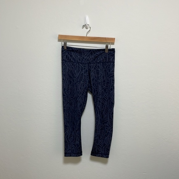 Lululemon Navy Workout Leggings Size 6 - Picture 2 of 6